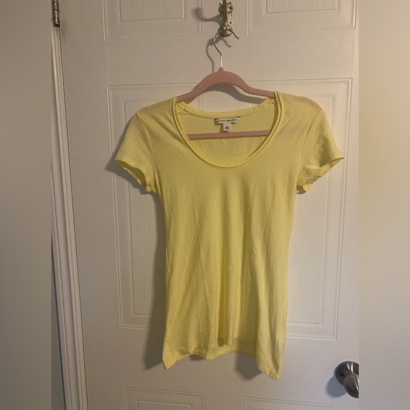 Banana Republic yellow shirt sleeve t-shirt - Picture 1 of 3